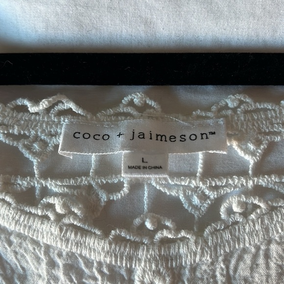 Coco and Jaimeson, large white lace and embroidery dress. Beautiful details. - Picture 2 of 7